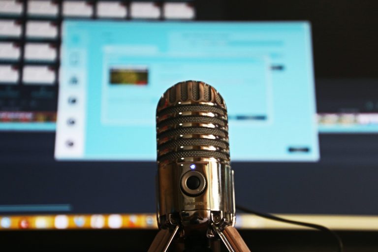 Embaixada dos EUA lança série de podcasts gratuitos para ajudar no aprendizado de inglês