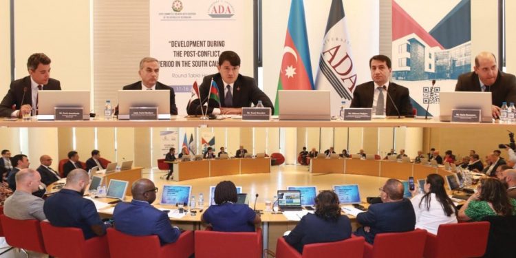 Azerbaijão organiza encontro com 22 especialistas de vários países. Brasil esteve presente.