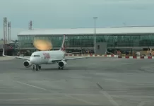 Voo TAP cancelado no aroporto de Brasilia , passageiros relatam calor de 32 graus em espera de uma hora e meia