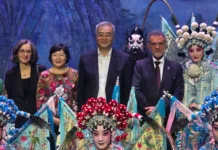 Ópera de Pequim se apresenta em Brasília