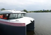 Turismo em Belarus ganha reforço com lançamento de embarcação elétrica para passeios