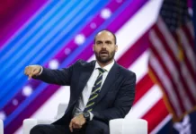 Eduardo Bolsonaro mira Ministério das Relações Exteriores caso Flávio vença eleição